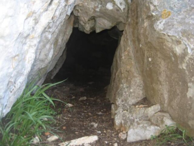Пещера «Логово шпионов»