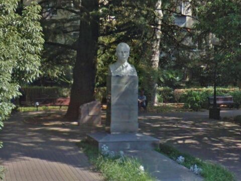 Памятник Юрию Гагарину Сочи