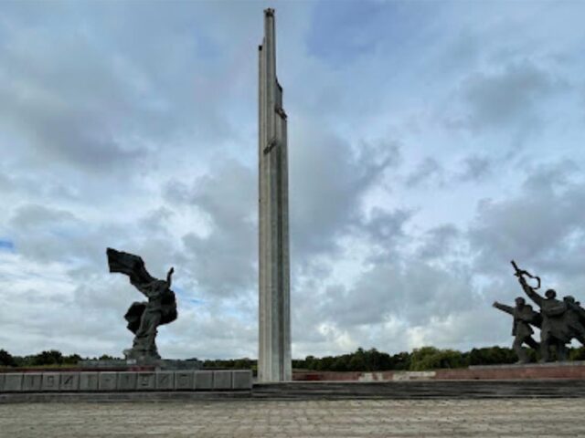 Памятник «Освободителям Риги»