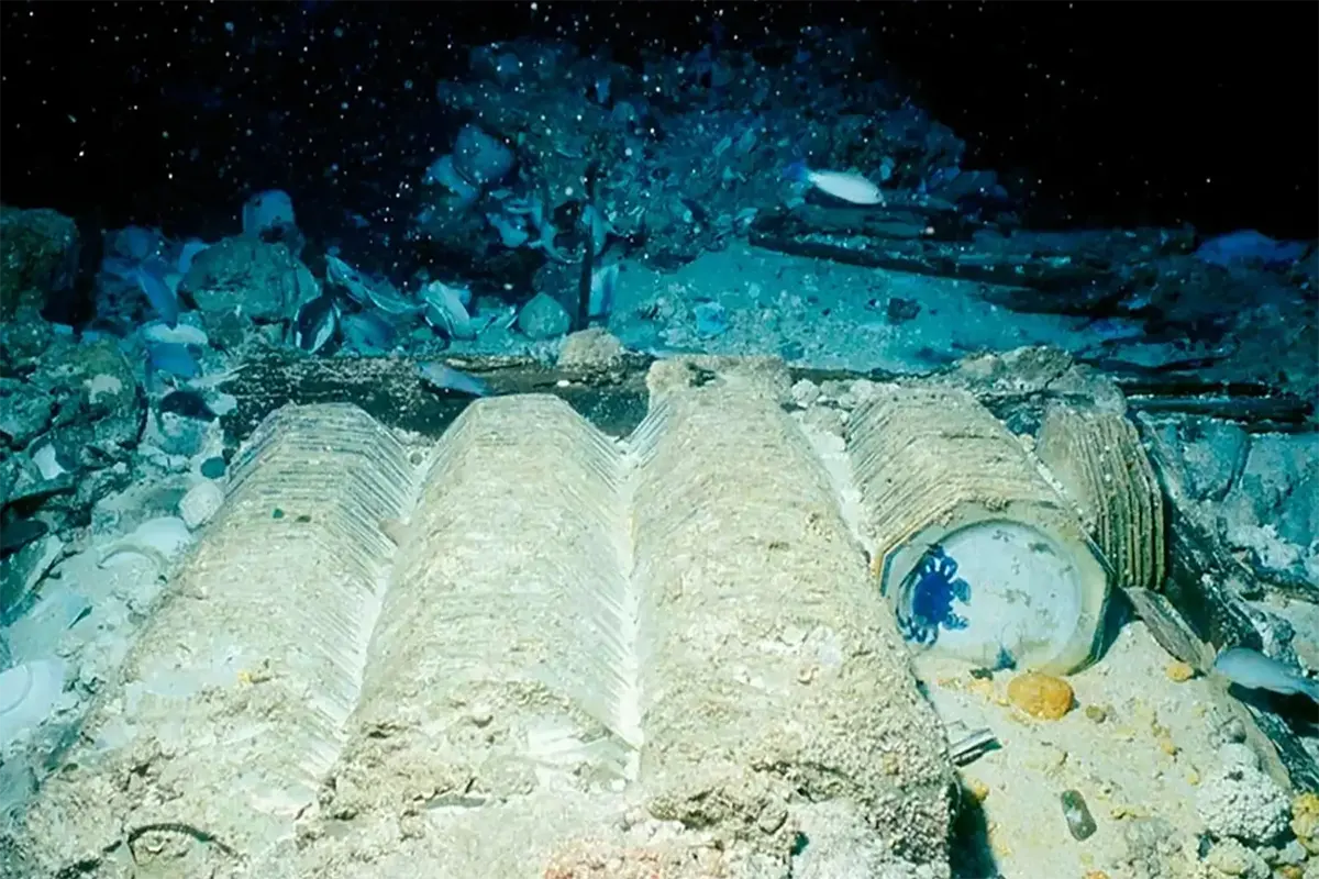 Археологи обнаружили старинный корабль с китайским фарфором