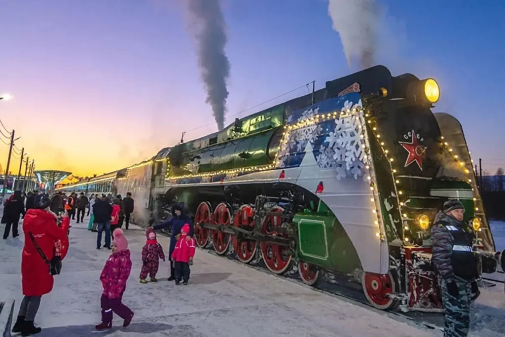 Поезда «Мороз-экспресс» и «Зимняя сказка» доставят из Москвы на Вотчину Деда Мороза