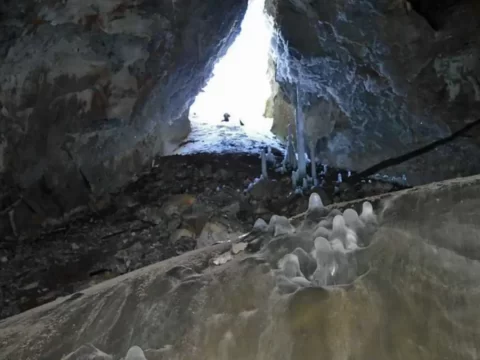 Пещера Ледяной грот, Беляевский район, Оренбургская область