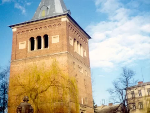 Башня-колокольня костела Св. Варфоломея в городе Дрогобыч