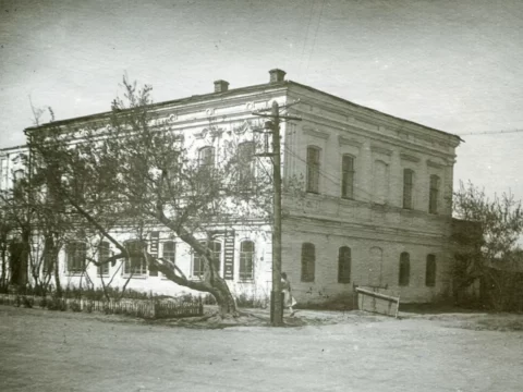 Дом дворян Ковзан. Снимок 1950 года. Фото: филиал ГБУ «ОГАОО» в г. Бузулуке