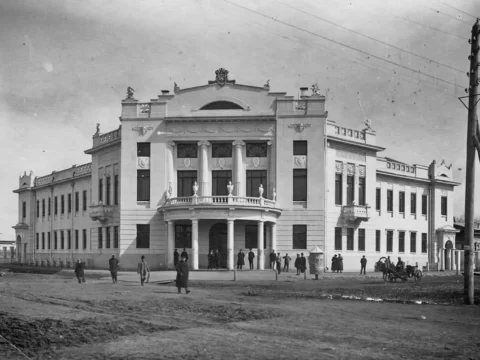 Здание Бузулукской уездной земской управы. Снимок 1915 года. Фото: Филиал ГБУ «ОГАОО» в г. Бузулуке