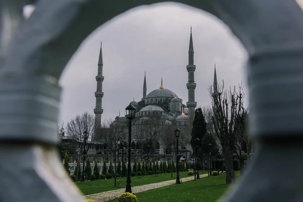 Поездка в Турцию: 5 ключевых аспектов, о которых следует знать